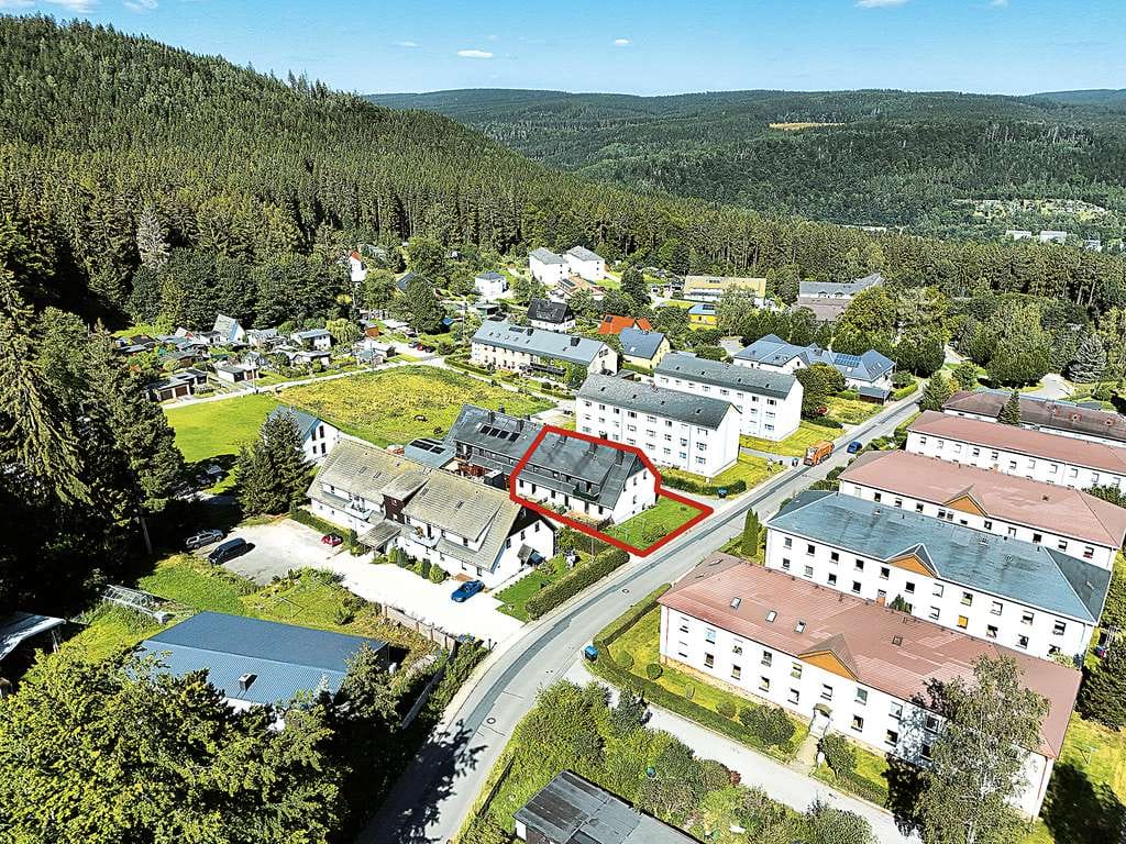Immobilie in Breitenbrunn/Erzgebirge - Saniertes, vermietetes Mehrfamilienhaus in halboffener Bauweise - Bild 2