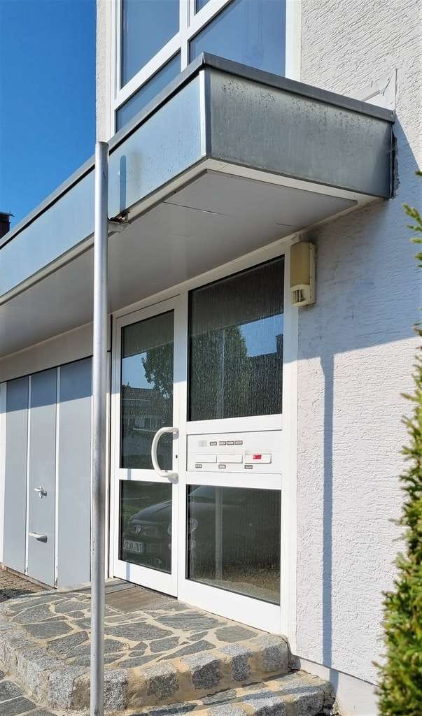Immobilie in Spaichingen - Spaichingen: KAPITALANLEGER aufgepasst: 3- Familienhaus mit Doppelgarage, Stellplatz + großem Garten - Bild 0