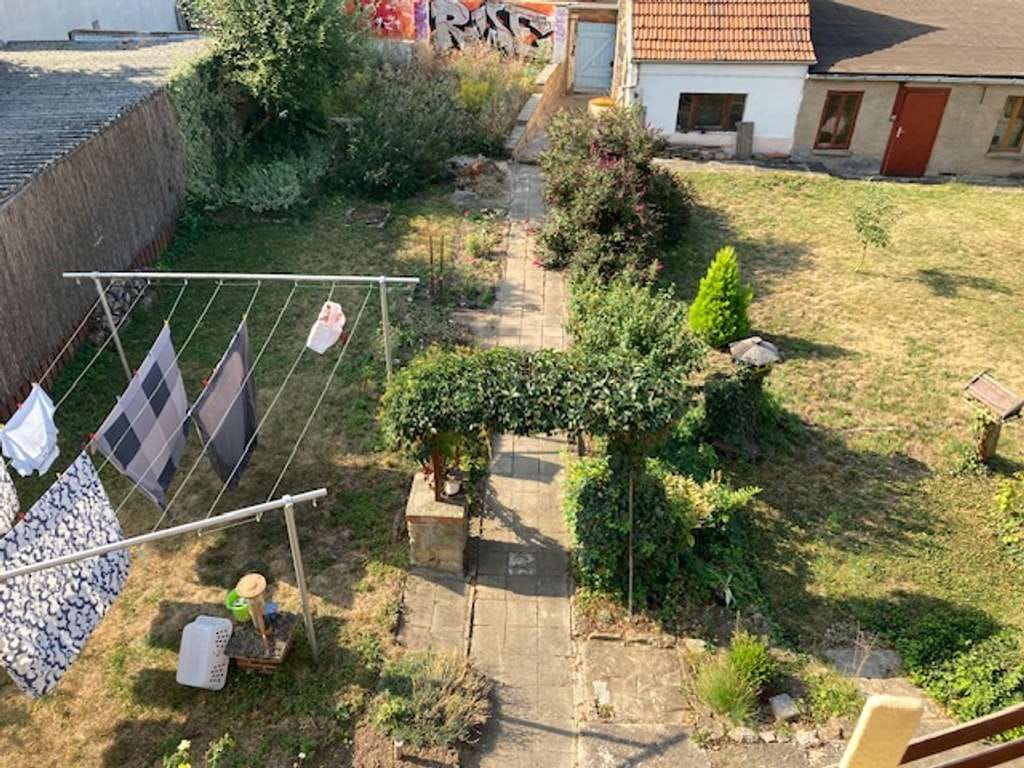 Immobilie in Artern - Großes Wohnhaus mit 1050 m² Grundstück, Garten, Garagen und Zufahrt in Artern - Bild 4