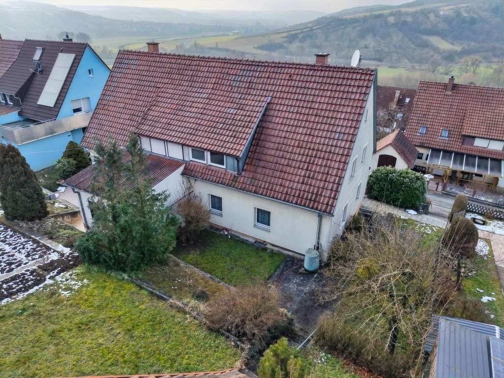 Immobilie in Weikersheim - Einfamilienhaus in sonniger und ruhiger Stadtrandlage - sofort verfügbar  - Bild 1