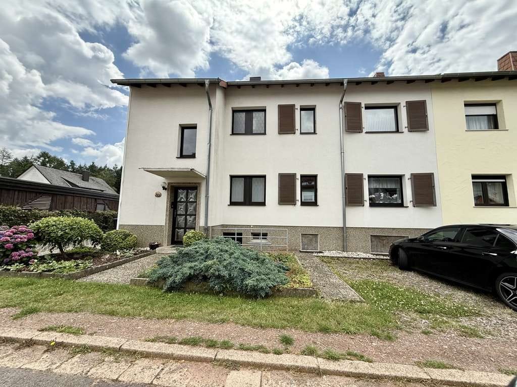 Immobilie in Losheim am See - Schönes Ein- Zweifamilienhaus mit Garten u. Garage in ruhiger Lage von Losheim am See-Britten - Bild 0