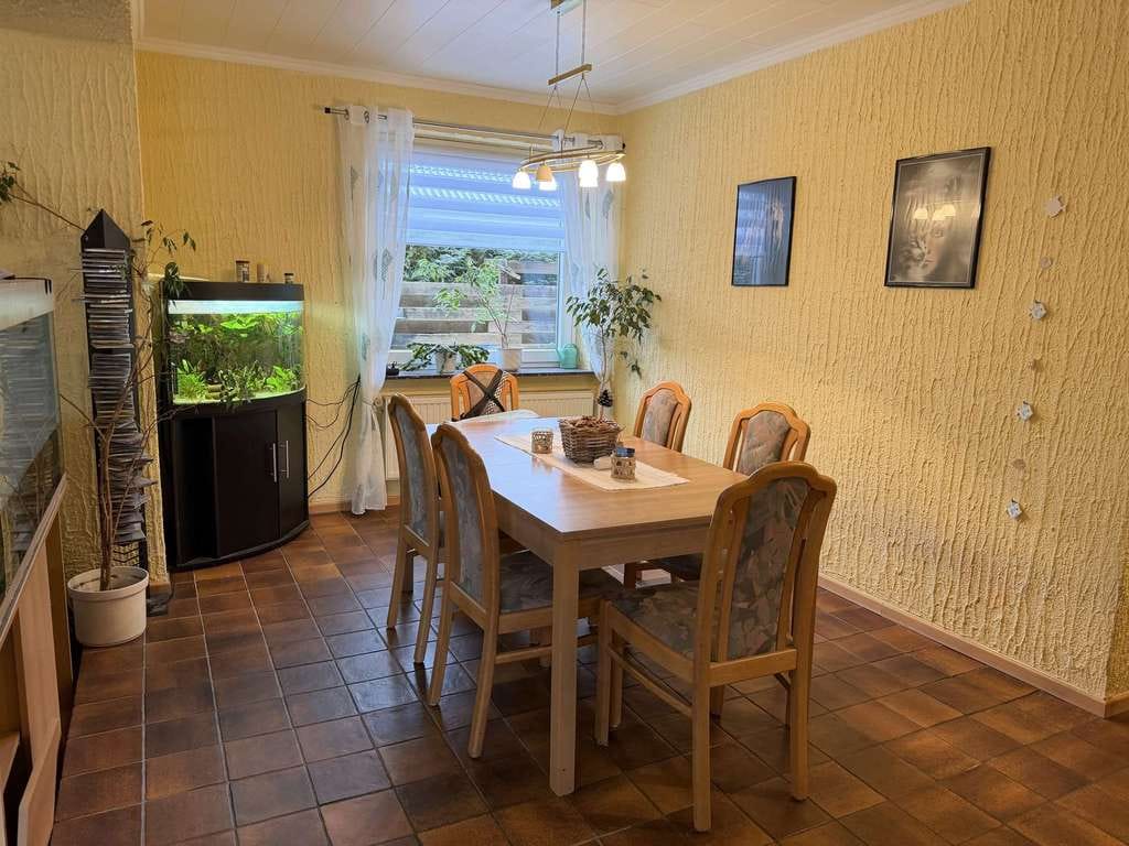Immobilie in Süderlügum - Viel Platz für Ihre großzügigen Wohnträume – Haus mit Einliegerwohnung und Seele - Bild 3