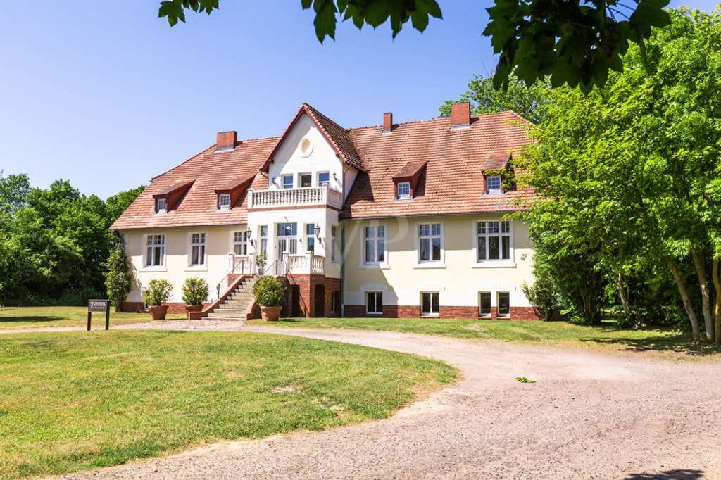 Immobilie in Levenhagen - Saniertes Gutshaus in traumhafter Lage nahe der Hansestadt Greifswald - Bild 1