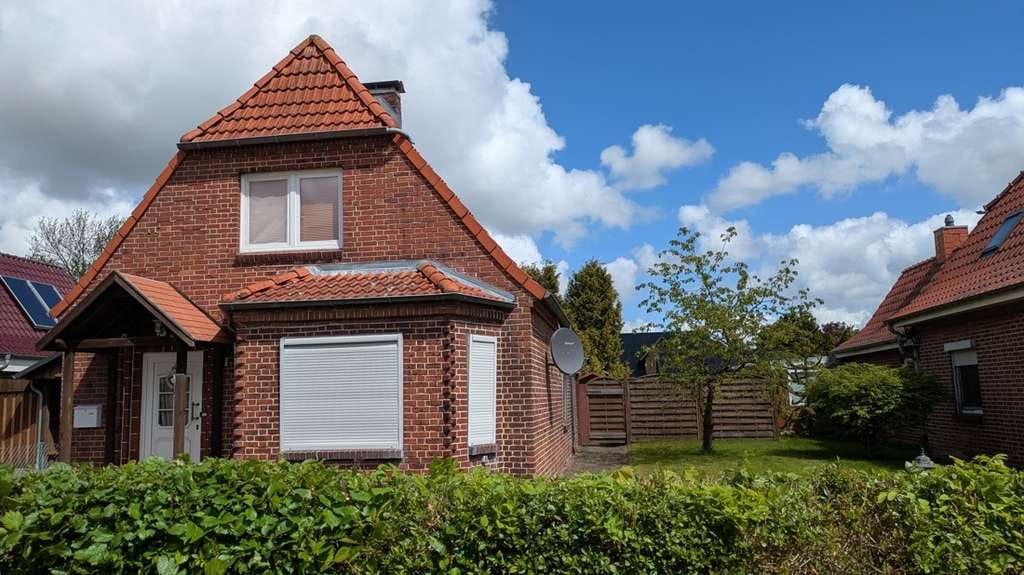 Immobilie in Brunsbüttel - gemütliches Haus, beliebte Lage, viel Platz im Garten - Bild 1