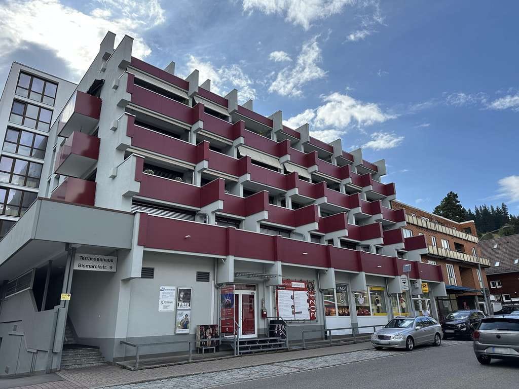 Immobilie in Furtwangen im Schwarzwald - Vermietete 3-Zimmer Wohnung im absoluten Herzen von 78120 Furtwangen! - Bild 0