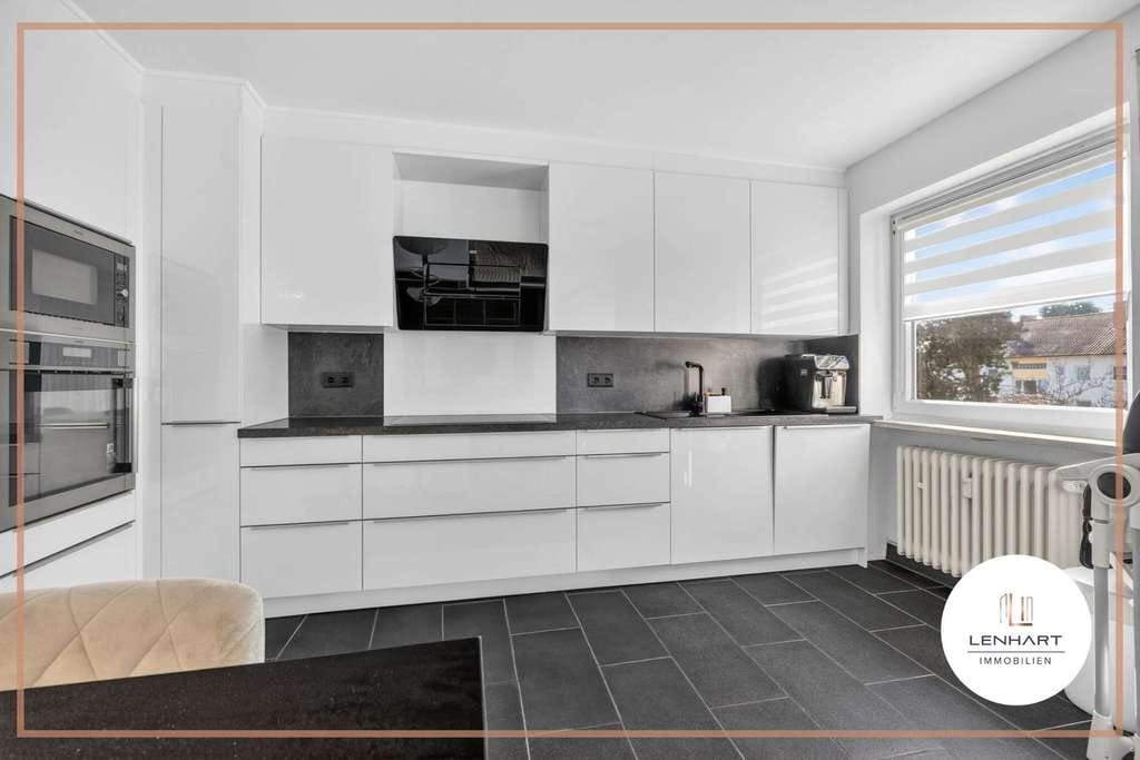 Immobilie in Krumbach (Schwaben) - **Hochwertige 3,5-Zimmer-Wohnung*Moderner Grundriss*Süd-Balkon & eigener Kellerraum** - Bild 3