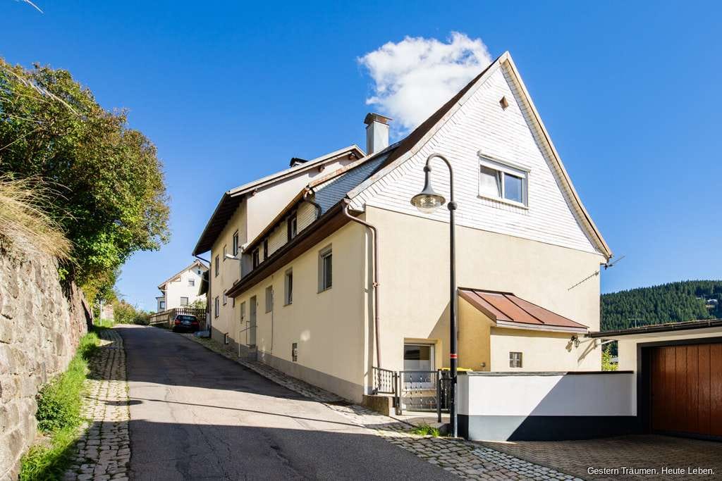 Immobilie in Titisee-Neustadt - Zentrale 3-Zimmer-Eigentumswohnung mit Terrasse in Titisee-Neustadt zu verkaufen - Bild 3