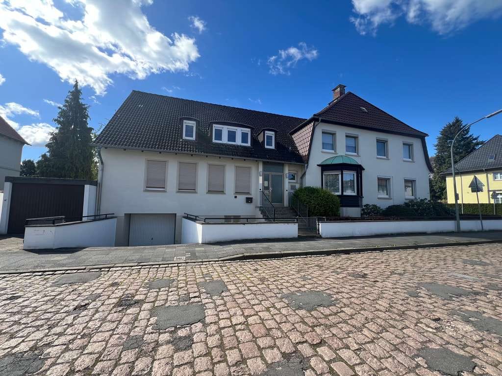Immobilie in Helmstedt - Charmante Villa mit Einliegerwohnung und Gewerbeeinheit in beliebter Wohnlage von Helmstedt - Bild 1