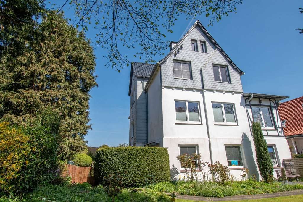Immobilie in Schleswig - Stilvolle Stadtvilla in privilegierter Lage – mit Blick auf die historischen Wahrzeichen Schleswigs - Bild 1