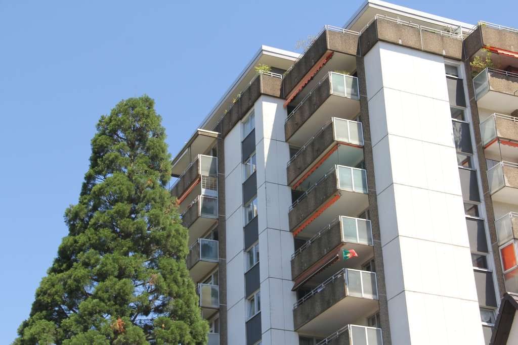 Immobilie in Ettlingen - 2-Zimmer-Wohnung mit Südbalkon und 62,93 m² - vermietet ! - Bild 0