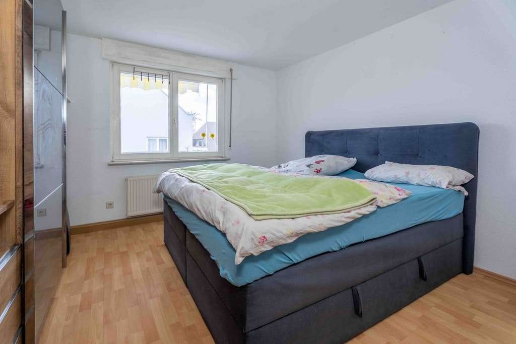 Immobilie in Radolfzell am Bodensee - 3-Zimmer-Wohnung mit Balkon, Hobbyraum und Garage in kleiner Eigentümergemeinschaft - Bild 2