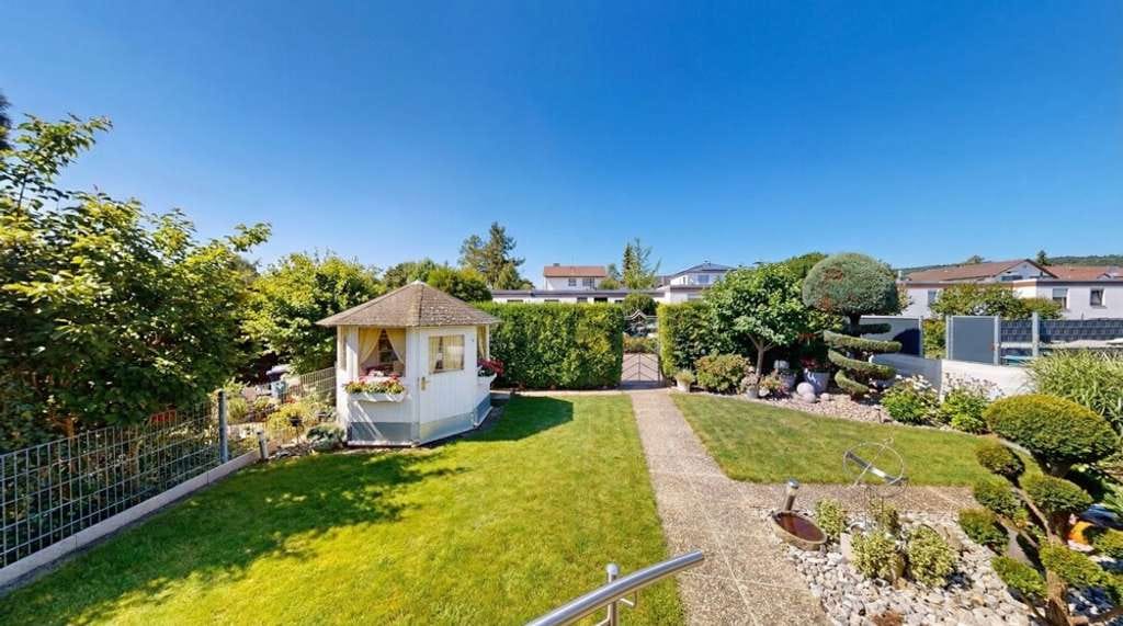 Immobilie in Weisenheim am Berg - Charmanter Bungalow in ruhiger Wohnlage - gepflegt, großzügig und mit viel Herz - Bild 0