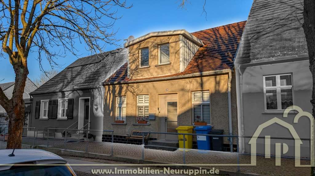 Immobilie in Rheinsberg - Rheinsberger Stadteinfamilienhaus (vermietet) fast am See. - Bild 0