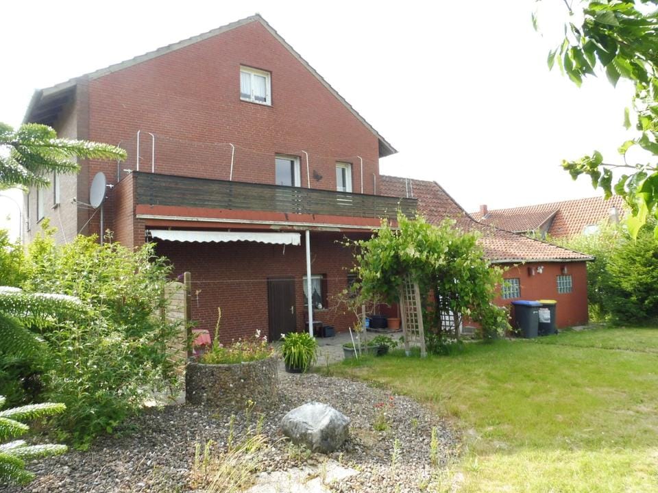 Immobilie in Spenge - Sehr günstiges Ein- bis Zweifamilienhaus (6-8 Z) in Spenge - Bild 0