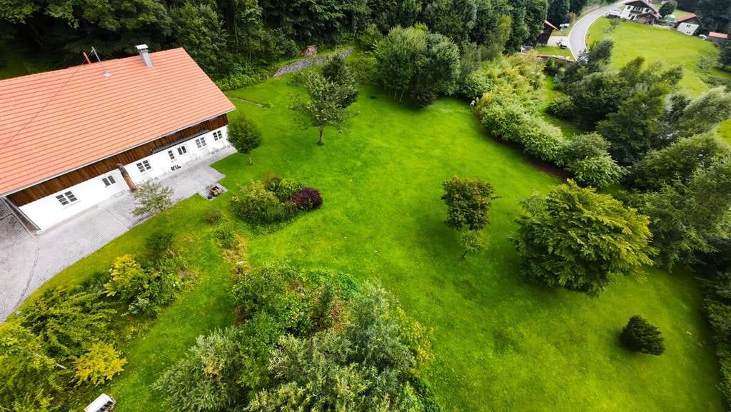Immobilie in Buchenberg - Exklusives Landanwesen im Eschachthal - privater Rückzugsort in einzigartiger Lage - Bild 4
