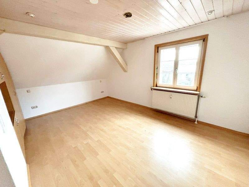 Immobilie in Radolfzell am Bodensee - zu Fuss in die Stadt -   SOFORT FREI: Maisonette-Wohnung (3,5 Zimmer) im 1. OG  mit EBK und Stellplatz  - Bild 4