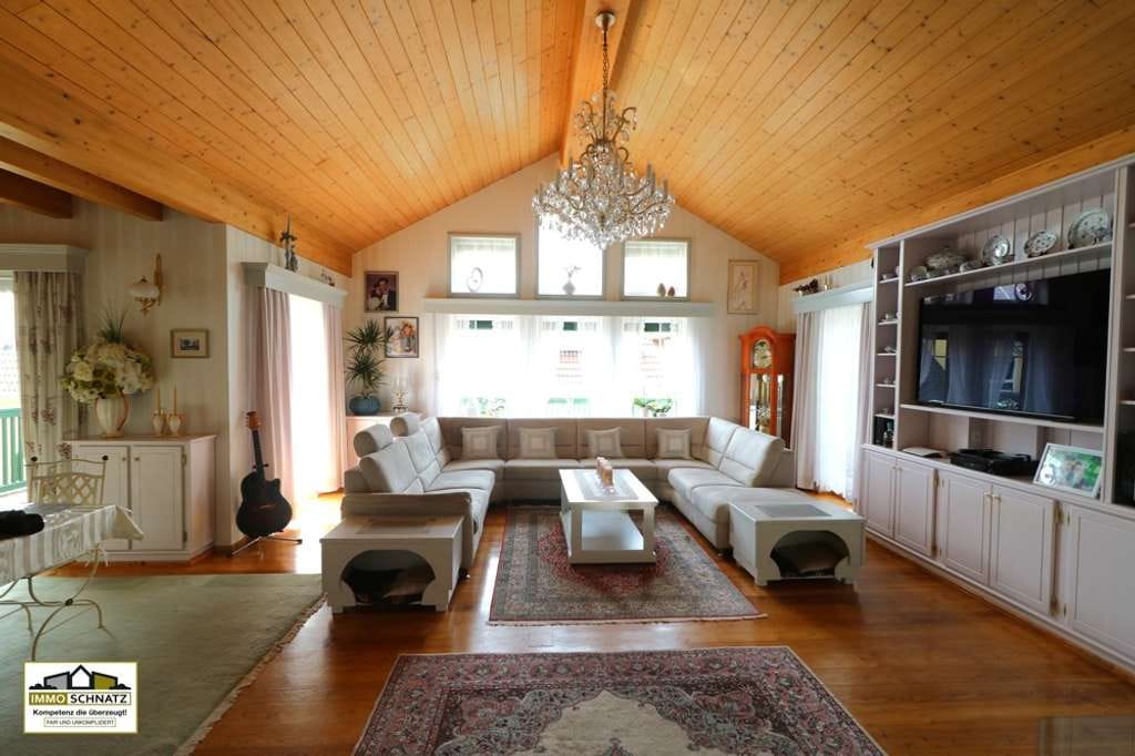 Immobilie in Großheubach - Vielseitiges Wohnensemble – Einfamilienhaus mit vermieteter ELW (Zweitwohnsitz) & Gästehaus - Bild 3