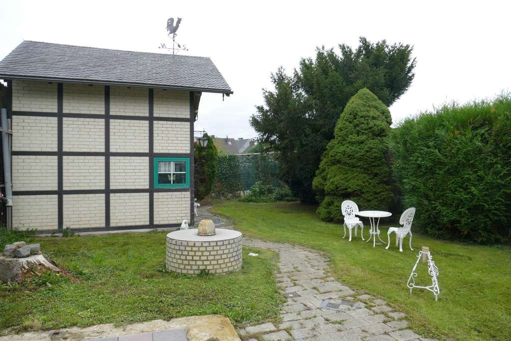 Immobilie in Merzenich - Solides Familienhaus mit großem Garten, Sommerküche und Gartenhaus - Bild 4