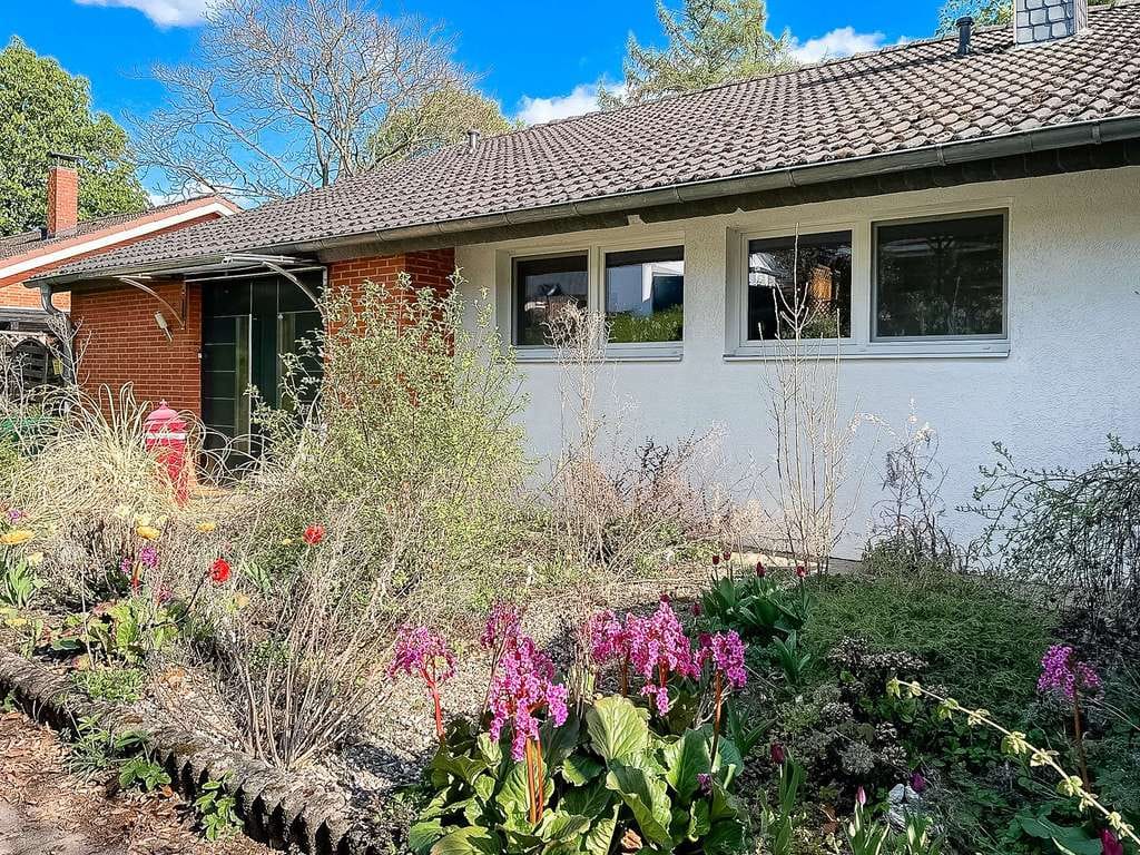 Immobilie in Sarstedt - Idyllisches Einfamilienhaus mit Charme in Sarstedt auf Erbpachtgrundstück - Bild 2