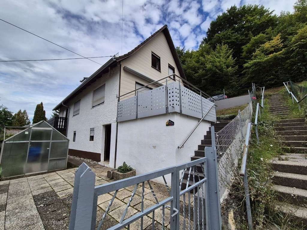 Immobilie in Bopfingen - Freiraum für Ihre Träume: Solides Einfamilienhaus mit viel Potenzial - Bild 4