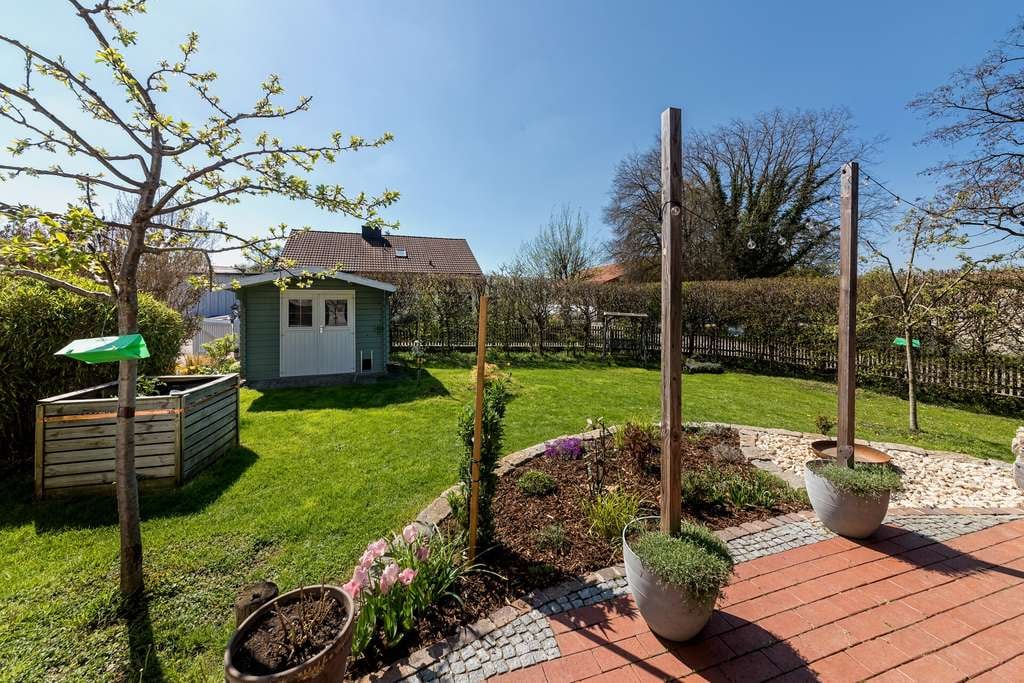 Immobilie in Weßling - Viel Platz für die ganze Familie - Großzügiges Einfamilienhaus mit Einliegerwohnung - Bild 2