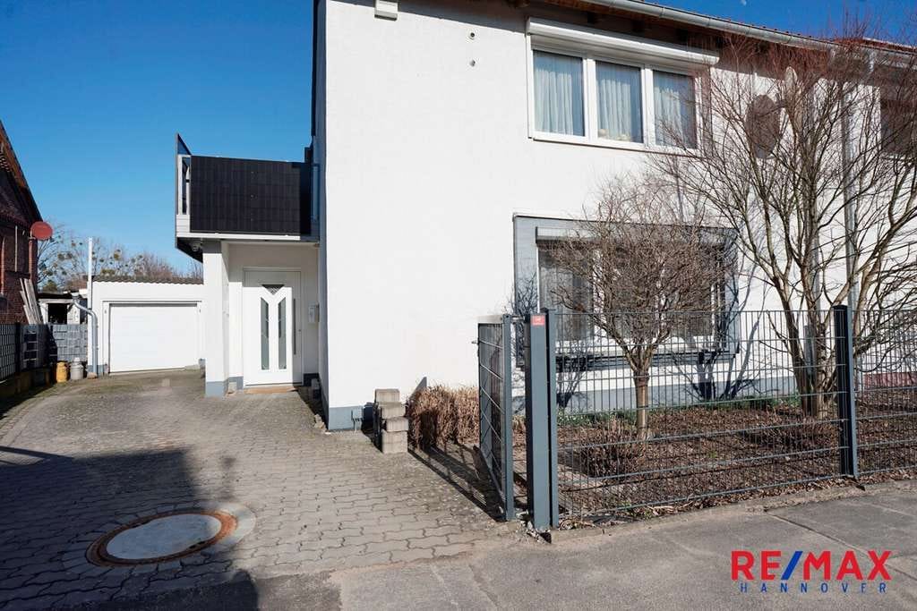 Immobilie in Wennigsen (Deister) - Doppelhaushälfte mit großem Garten in Wennigsen-Evestorf - Bild 0