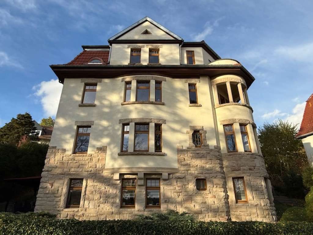 Immobilie in Schmalkalden - Stadtvilla ! 4 Wohneinheiten - 1 DG Wohnung mit 180qm leerstehend ! - Bild 1