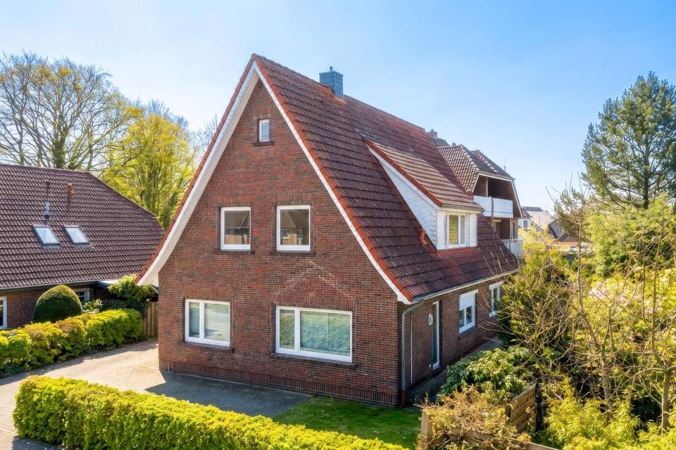 Immobilie in Westerstede - Zentrumsnahes Zweifamilienhaus - ideal zur Eigennutzung oder als Kapitalanlage, Obj. 9308 - Bild 0