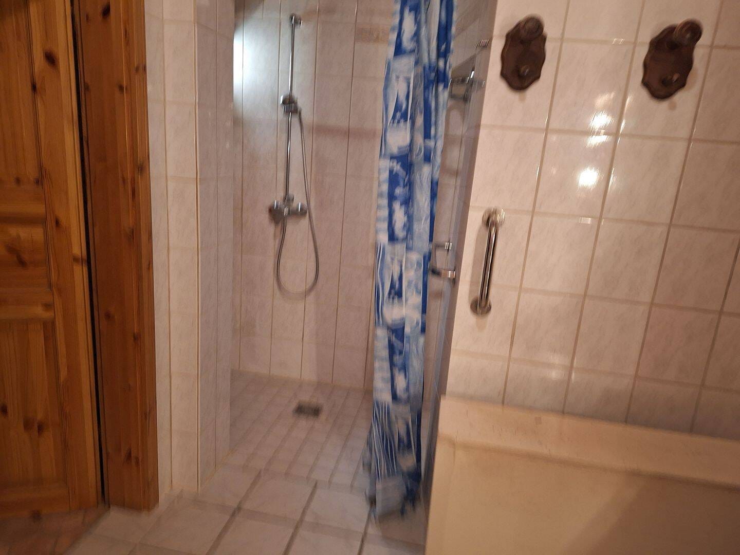 Immobilie in Stockelsdorf - Bauernhaus/ Resthof  mit 2 Wohneinheiten in 23617 Eckhorst - Bild 2