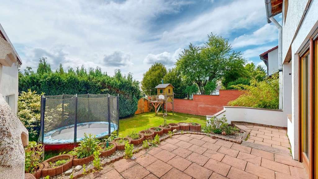 Immobilie in Schollbrunn - Großzügiges Einfamilienhaus mit Ausbaupotenzial und großem Grundstück - Bild 4