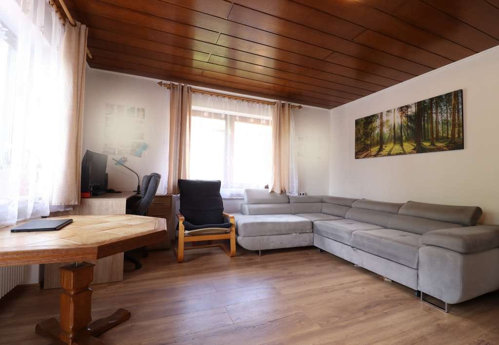 Immobilie in Oppenau - Gepflegte 3-Zimmer-Wohnung in ruhiger Lage – Licht. Ruhe. Raum - Bild 1