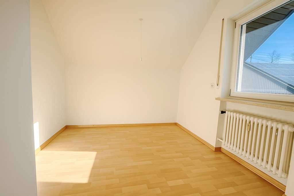 Immobilie in Ismaning - Attraktive 3 Zimmer Dachgeschosswohnung in Bestlage von Ismaning – sofort bezugsfrei - Bild 3