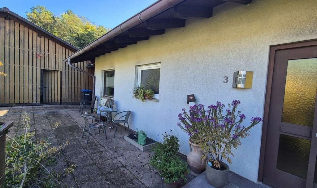 Immobilie in Wutöschingen - "neu" Degernau - großes Einfamilienhaus in schöner Lage - Bild 2