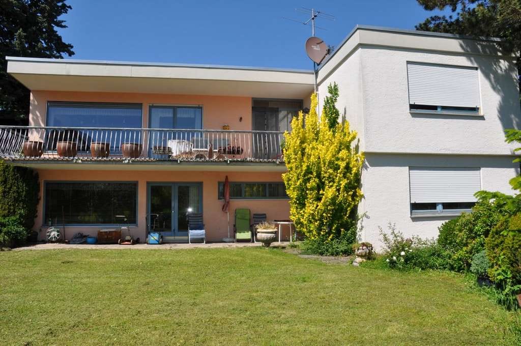 Immobilie in Güglingen - Wohnen mit Charakter: Großzügiger Bungalow mit unverbaubarem Blick in die Weinberge in Güglingen - Bild 1