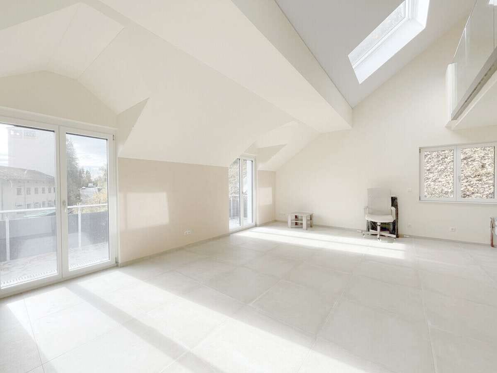Immobilie in Icking - Helle neue 2,5 Zi.-Dachgeschoss-Maisonette-Whg. mit Süd-Balkon an der Floßlände von Wolfratshausen - Bild 1