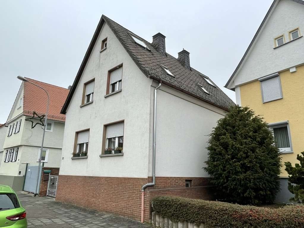 Immobilie in Heuchelheim - 35452 Heuchelheim

Zwei Häuser auf einem Grundstück - Bild 1
