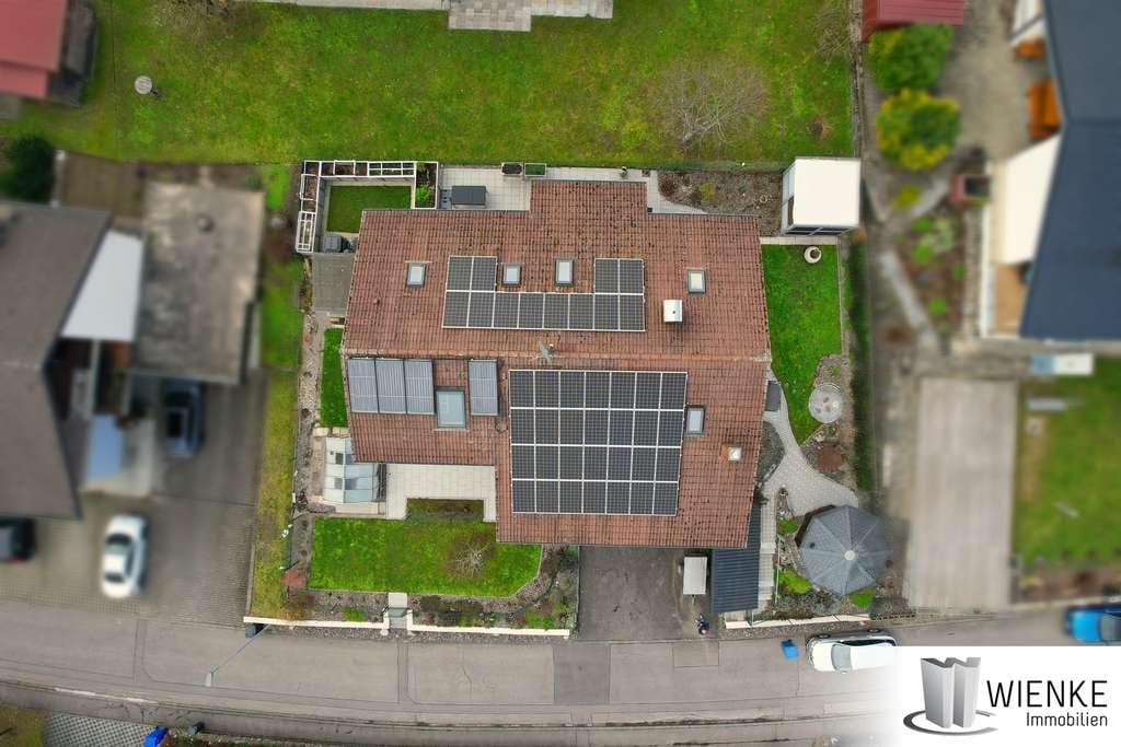 Immobilie in Weilheim - 3 Familienhaus in Weilheim, PV-Anlage mit Akku, großes Grundstück, Leerstand ab April - Bild 1