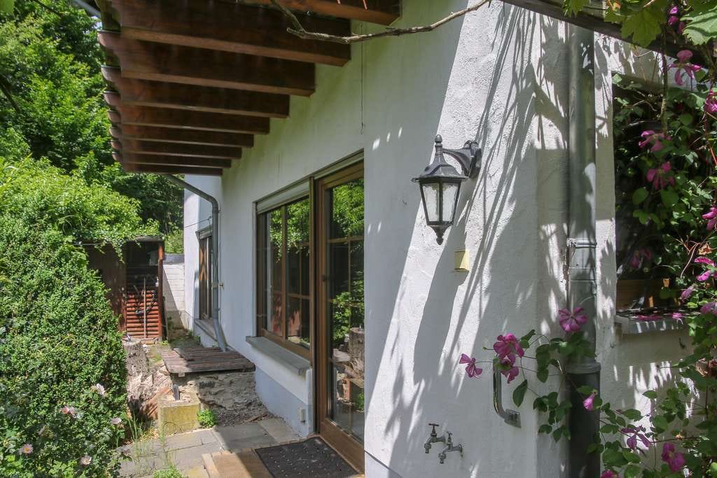 Immobilie in Bad Münstereifel - Individualisten aufgepasst! Einfamilienhaus mitten in der Natur! - Bild 2