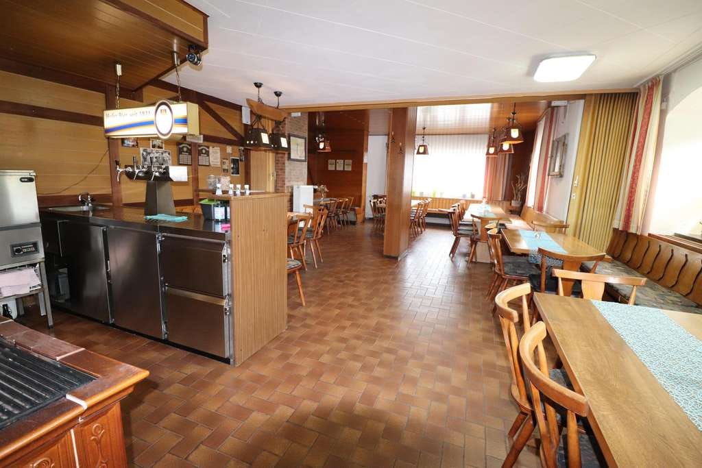 Immobilie in Leupoldsgrün - Gasthaus mit Wohnbereich & viel Potenzial - Bild 2