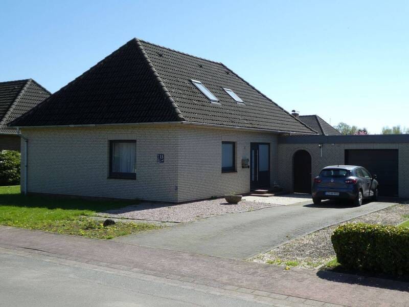 Immobilie in Wewelsfleth - + + Seltene Gelegenheit  +  Gepflegtes und teilsaniertes Einfamilienhaus mit Garten, Garage in beliebter, ruhiger Lage von Wewelsfleth ++ - Bild 0