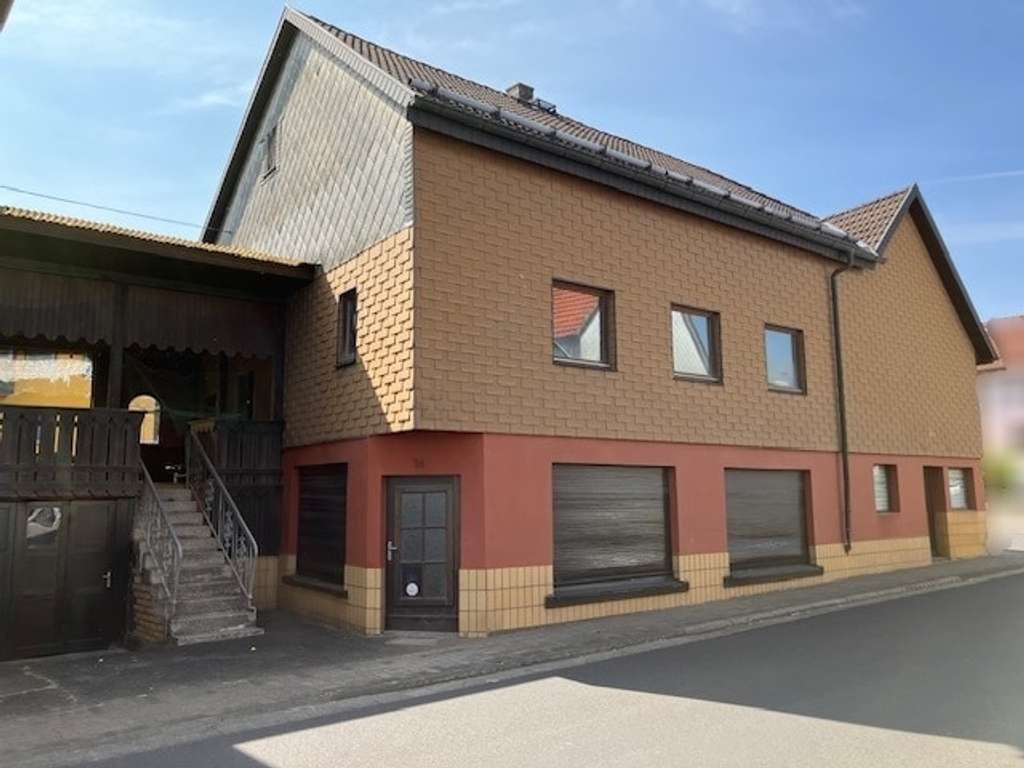 Immobilie in Freiensteinau - Ideal für Wohnen und Gewerbe - Wohnhaus mit ehemaligem Laden- und Werkstattgebäude in Freiensteinau - Bild 4