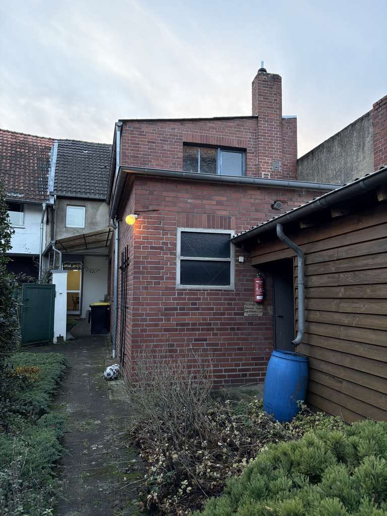 Immobilie in Hückelhoven - Interessantes Wohnhaus mit Ladenlokal  in Hückelhoven Brachelen für Handwerker - Bild 1