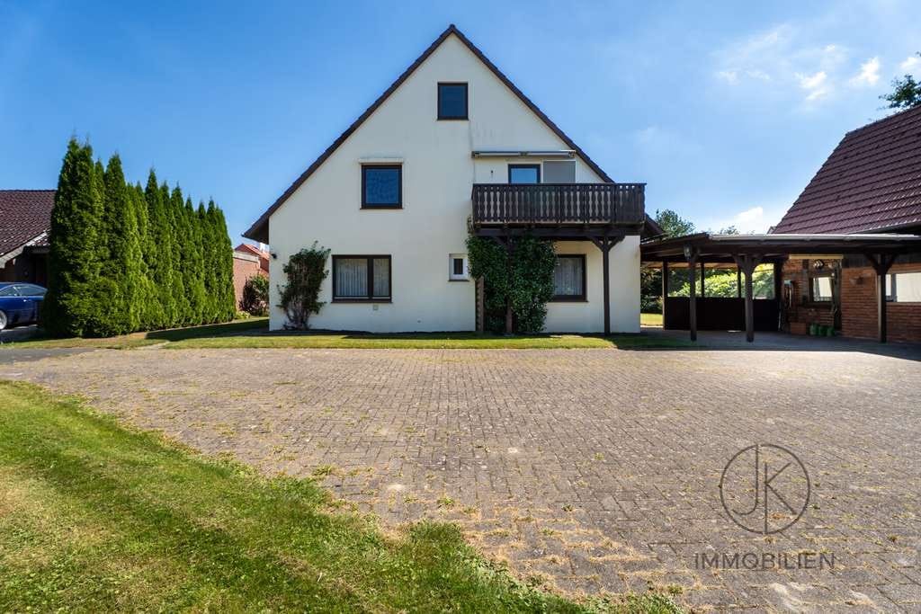 Immobilie in Stuhr - ***Ehemaliges Bauernhaus mit drei Wohneinheiten, großem Garten und Nebengebäude in Stuhr-Moordeich - Bild 1