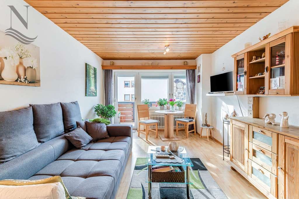 Immobilie in Ruhpolding - Viel Platz auf kompaktem Grundriss: Gepflegte 2-Zimmer-Wohnung mit Balkon und TG-Stellplatz - Bild 2
