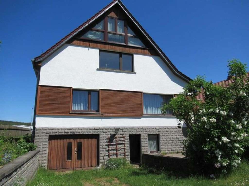 Immobilie in Friedrichroda - Idyllisches Massivhaus mit weitläufigem Garten - Bild 2