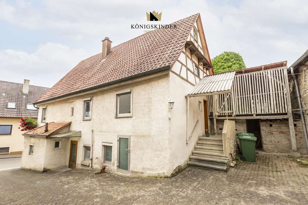Immobilie in Hessigheim - Vielfalt trifft Potenzial: Zweifamilienhaus  mit beeindruckender Scheune in idyllischer Lage - Bild 2