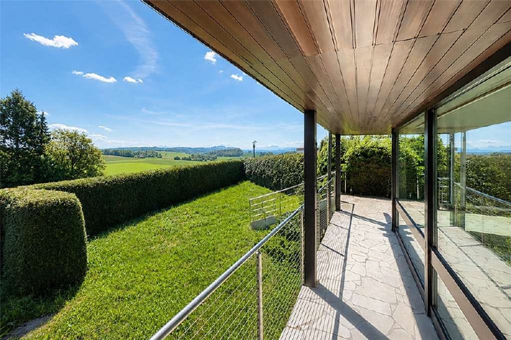 Immobilie in Berg - Einfamilienhaus mit wunderschönem Bergblick und viel Potenzial - Bild 0