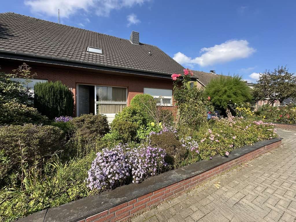 Immobilie in Gronau - Sehr geräumiges Einfamilienhaus mit Einliegerwohnung, Vollkeller & Garage in guter Wohnlage von Epe - Bild 1