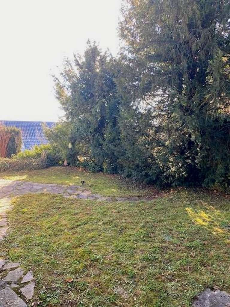 Immobilie in Wimsheim - Sonniges Einfamilienhaus mit ELW oder Büro und 2 Garagen in Hanglage mit Aussicht auf Wimsheim! - Bild 4