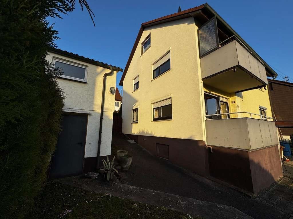 Immobilie in Burgstetten - Zweifamilienhaus in attraktiver Lage von Burgstetten Burgstall - Bild 0